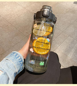 <span class=keywords><strong>Botella</strong></span> de agua deportiva de 2 <span class=keywords><strong>litros</strong></span> con pajita para hombre y mujer, para Fitness botellas de agua, agua fría para exteriores, con marcador de tiempo - Product Image 2