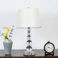 Lampe de table en cristal de style nordique moderne haut de gamme, lampe de chevet créative de luxe pour salon et chambre à coucher, lampe décorative