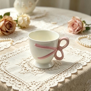 Tasse à café en céramique élégante à motif imprimé <span class=keywords><strong>fraise</strong></span> et fleur, avec bord irrégulier, en porcelaine, mug polyvalent pour le petit-déjeuner - Product Image 6