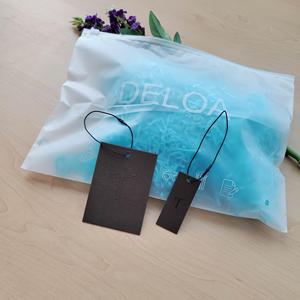 Etiquetas colgantes de papel con textura especial marrón y logotipo en relieve personalizado, etiquetas de lujo para ropa, etiquetas colgantes para prendas de vestir y joyería. - Product Image 2