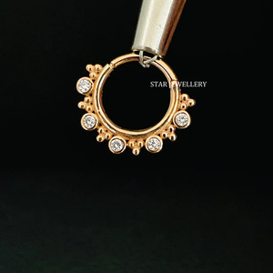 Lunette en or massif 14 carats avec diamants naturels Daith Piercing Fine Jewelry. - Product Image 3