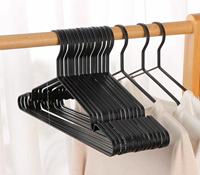 Cintre en tissu métallique en acier inoxydable de couleur noire robuste à usage domestique 5pk avec encoche