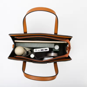 กระเป๋าถือหนัง PU สำหรับผู้หญิง ปรับสายสะพายไหล่ได้ กระเป๋าสะพายข้างสุดหรู ชุด 3 ชิ้น กระเป๋าใส่บัตร กระเป๋าถือแฟชั่น - Product Image 3