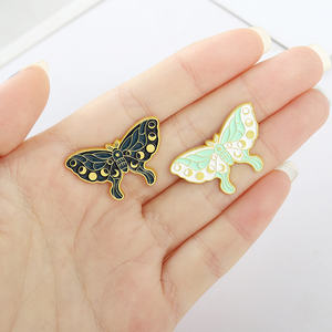 Cartoon Borboleta Metal Broche Convallaria Rose Moon Witch Esqueleto Inseto Colorido Borboleta Bonito Emblema Punk Lapel Pin Jóias - Product Image 4