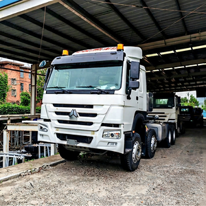รถบรรทุกหัวลากซิโนทรัค ฮาวเวอร์ รุ่นใหม่ ราคาประหยัด 4x2 6x4 เครื่องยนต์ดีเซลคัมมินส์ พวงมาลัยซ้าย รถบรรทุกหนัก - Product Image 1