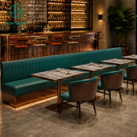 Conjunto de Muebles Comerciales de Lujo Ron Group: Taburetes de Bar con Respaldo Alto, Asientos de Cabina, Mesa de Piedra Sinterizada y Sillas de Restaurante de Cuero