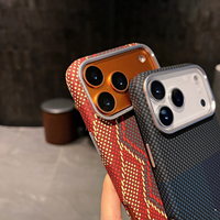 Coque de téléphone portable de luxe en PC rigide avec texture fibre de carbone et chargement magnétique sans fil pour iPhone 17 16 15 Pro Max