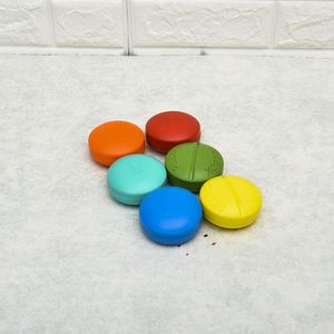 Pastillero Portátil Redondo de Plástico de Grado Alimenticio con 4 Compartimentos, Ideal para Viajes, Gran Venta - Product Image 2