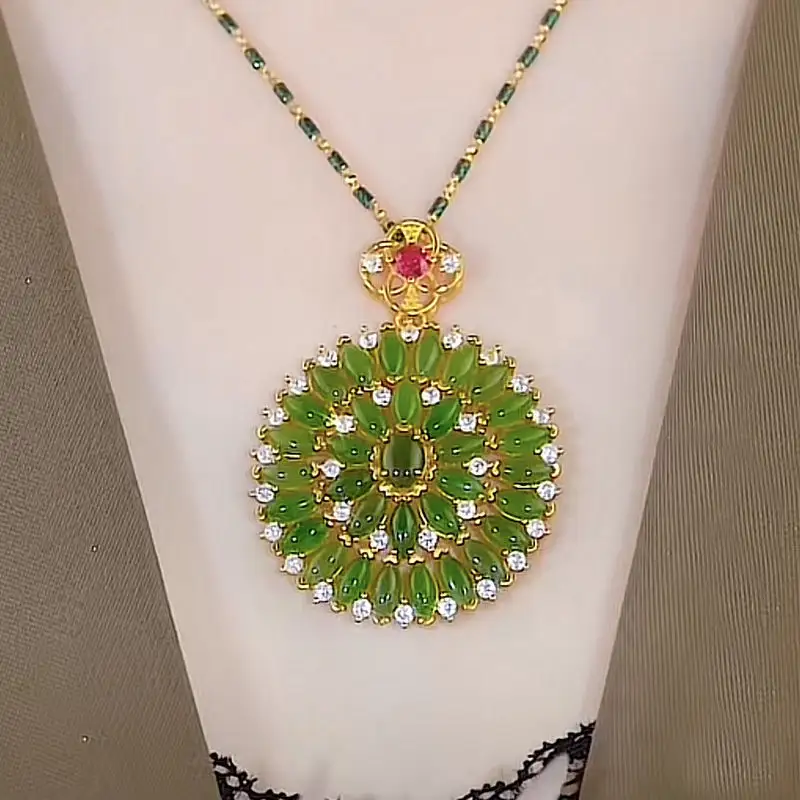 Collana di giada imitazione stile cinese per le donne collana verde opale girasole imitazione giada verde mela intarsiato collana