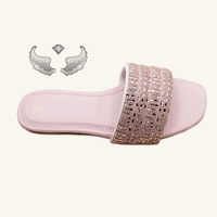 Sandales et pantoufles plates en cristal respirantes pour femmes, nouvelle collection d'été, design tendance, vente en gros