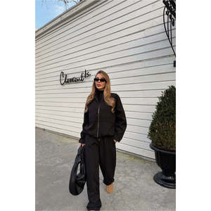 Ensemble de costume noir pour femme avec détail poche - Product Image 2