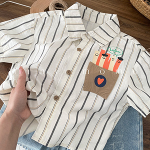 Chemise d'é<span class=keywords><strong>t</strong></span>é pour garçons 2026 Nouveaux vêtements pour enfants Haut polyvalent à manches courtes rayé Style coréen pour tout-petits Vêtements élégants - Product Image 2