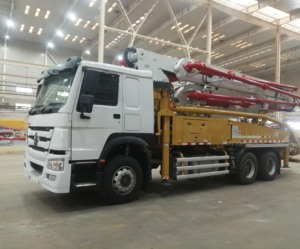 Bomba de Concreto de 3 Ejes HB56V, Buen Precio, Camiones Montados en Camión de 56m en Venta, Bomba de Concreto de 3 Ejes HB56V, Buen Precio, Camión de Concreto de 56m - Product Image 3