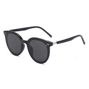 H7105 Latest 2025 Trendy Polarized <b>Sunglasses</b> Personalized Fashion Designs for Men and Women with UV Protection - Product Image 1