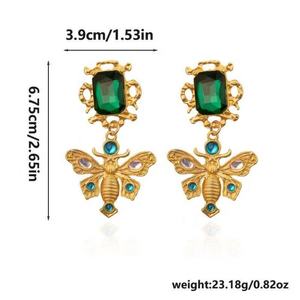 Pendientes de Aro con Mariposa de Diamantes Verdes Retro de Moda para Mujer, Estilo Europeo Americano de Alta Gama, Aleación Chapada en Oro de 18K con Engaste de Bisel - Product Image 6
