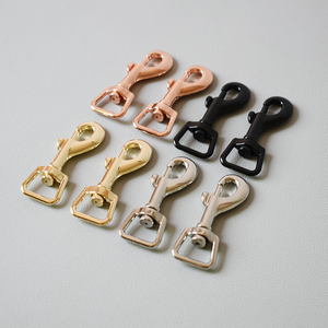 ตะขอเกี่ยวโลหะสังกะสีอัลลอยหมุนได้20มม. คุณภาพสูงรูปแบบแข็งแรงพร้อมคุณสมบัติปลดออกอย่างรวดเร็วสำหรับอุปกรณ์เสริมสายจูงสุนัข - Product Image 1