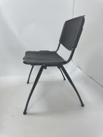 Chaise d'entraînement empilable avec structure en acier en forme de cœur, chaise d'école en plastique PP pour salle de classe, étudiants, conférences