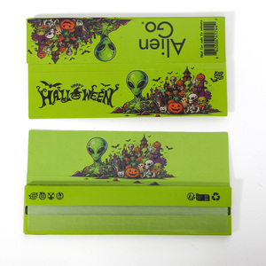 Papiers à rouler Alien Go Manuels 33 feuilles Kingsize en gomme naturelle à combustion lente, ultra-fins, verts, de luxe, carrés, de qualité supérieure - Product Image 2