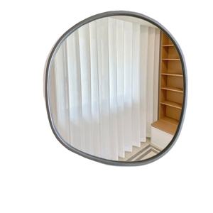 Grand miroir mural irrégulier en fer forgé, fait main, écologique, de luxe, pour la décoration moderne de la maison - Product Image 1