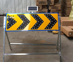 Señalización de Tráfico LED Solar con Flecha Intermitente para Advertencia en Carreteras - Product Image 1