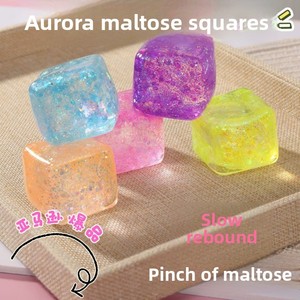 Cubo de Agua Antiestrés, Juguete Divertido y Creativo de Material TPR, Unisex, para Mayores de 14 Años, Sensación Similar al Agua - Product Image 2