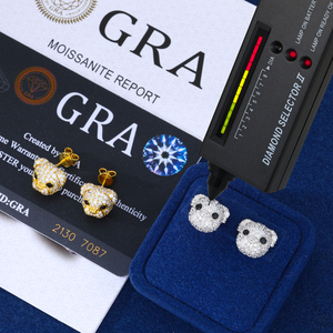 Orecchini a perno con cagnolino, <span class=keywords><strong>in</strong></span> argento sterling 925 placcato oro, con moissanite VVS e diamanti, stile Quiet Luxury, per uomo e donna - Product Image 2