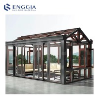 Solarium de luxe au design moderne avec système à rupture de pont thermique, verre double trempé, aluminium, jardin d'hiver résidentiel triangulaire