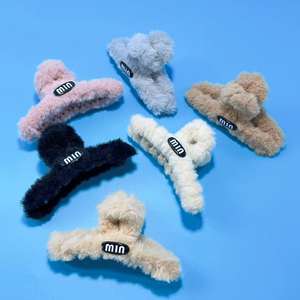 Nuevas pinzas para el cabello de felpa para otoño e invierno, accesorios para el cabello, pinzas para el cabello de mujer, horquillas para la parte posterior de la cabeza, nuevas pinzas modernas con diseño de tiburón esponjoso - Product Image 2