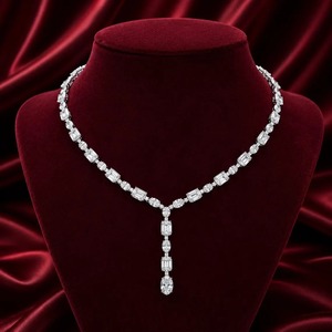 Collar de Diamantes Moissanite Más Vendido para Aniversario de Bodas, Cumpleaños y Regalo Especial Disponible a Buen Precio - Product Image 1