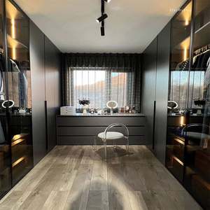 Meubles de vestiaire de style américain sur mesure, rangement de vêtements, armoire en bois avec porte coulissante - Product Image 1