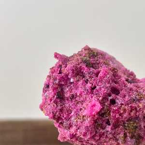 Venta al por mayor de piedras de rubí crudas naturales de alta calidad, tendencia de moda ideal para decoración del hogar única y regalos navideños. - Product Image 6