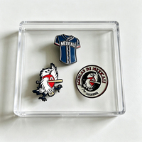 Großhandel Promotion China Pins Weiche harte Emaille Metall Abzeichen mit Backing Card Hergestellt in China