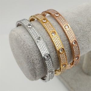 Gioielli di Moda Raffinati, Bracciale di Lusso in Acciaio Inossidabile Dorato, Design di Marca, Bracciale con Zirconi Diamantati, Chiusura a Vite, per Donne - Product Image 2