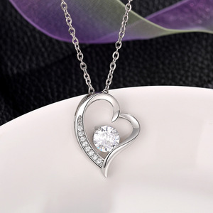 Collana con ciondolo a forma di cuore per donna, design semplice, gioielli alla moda, regalo di San Valentino - Product Image 5
