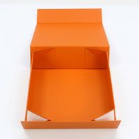 Caja de Regalo Plegable de Cartón Corrugado con Impresión Personalizada, Laminación Mate y Relieve, Hecha con Materiales Reciclados de Lujo, para Ropa y Calcetines