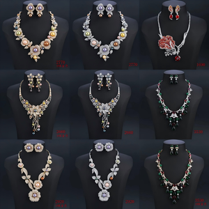 250828 लक्जरी ब्राइडल फैशन गहने सेट विशेष अवसरों के लिए संग्रह ईयररिंग्स के हार के शानदार बयान टुकड़े - Product Image 2