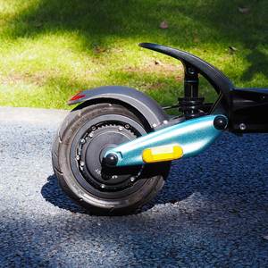 Scooter Eléctrico PRO con Motor sin Escobillas de 800W x 2, Neumático Grueso de 8.5'', 36 mph, 280 lb, Batería de 48V 18.2Ah, Alcance de 40 Millas - Product Image 3