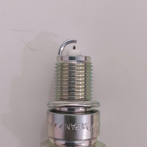 หัวเทียนแท้ NGK รุ่น 3351 GR5GP สำหรับรถยนต์ออดี้ 2.3 E ปี 1990-1994, แดวู 1.5 ปี <span class=keywords><strong>1997</strong></span>- ปัจจุบัน, เอ็มจี 1.8 ปี 1962-1981 - Product Image 2