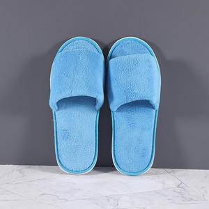 Chaussons épais en velours corail à fond antidérapant en EVA régénéré Chaussons d'hôtel personnalisésChaussons jetables personnalisés pour hôtels - Product Image 2