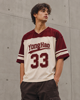 Fabricant de maillots de football pour hommes sur mesure OEM ODM, maillot de sport streetwear en mesh surdimensionné à col en V avec impression de numéro
