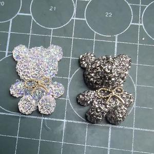 CECE CECE-CJM-0019 Pinza de Pelo y Accesorios para Funda de Teléfono con Diseño de Oso de Resina Colorida con Lazo Completo de Dibujos Animados, Modelo de Moda DIY - Product Image 2