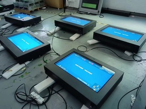 Display dinamico delle informazioni sui passeggeri su un lato della stazione degli autobus digitale da 32 pollici - Product Image 6