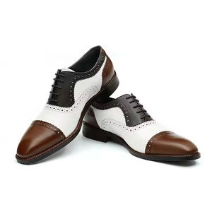 Chaussures habillées rétro brodées pour hommes en cuir véritable, design de luxe pour affaires, imperméables, avec soutien de la voûte plantaire, respirantes, confortables et souples - Product Image 5