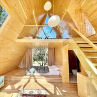 Kit préfabriqué triangulaire moderne de luxe à cadre en A Villas à structure en acier pour salon ou bureau à domicile Petites maisons de luxe
