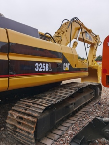 Excavatrice sur chenilles d'occasion CAT Caterpillar 325BL prête à l'emploi immédiat - Product Image 4