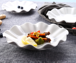 Assiette en céramique blanche pure en forme de feuille de lotus, assiette créative pour soupes et fruits, logo personnalisé pour restaurant, hôtel, mariage, vente en gros - Product Image 2