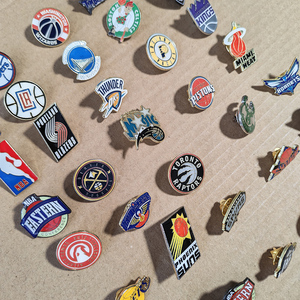 Pin de esmalte suave personalizado para baloncesto, pin de solapa deportivo, insignia metálica con logotipo personalizado para equipos deportivos, para venta al por mayor, regalo para colección deportiva - Product Image 5