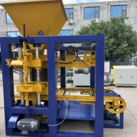 Machine à Briques de Ciment Automatique QT4-24 pour Petites et Moyennes Usines