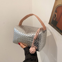 Nouveau modèle de sac à main tissé - Trousse de maquillage grande capacité, trousse de toilette portable, élégante et polyvalente pour les sorties.