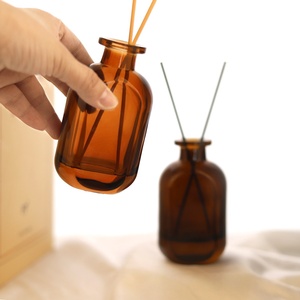 Flacon en verre épais de luxe pour huiles essentielles et diffuseurs à bâtonnets, couleur personnalisée, avec couvercle, 50ml, 100ml, 150ml - Product Image 3